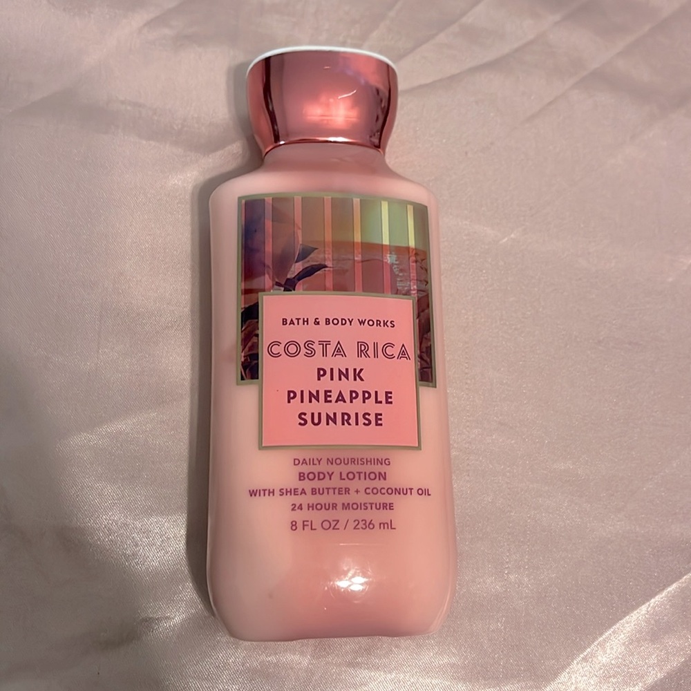 Bath and bodyworks lotion.